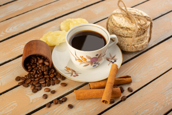 Cafea de cicoare: profil nutrițional, beneficii pentru sănătate și efecte