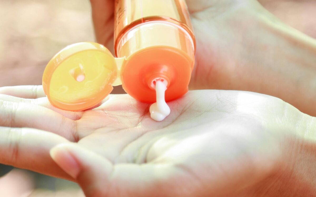 SPF pentru ten uscat: ce ingrediente merită să cauți