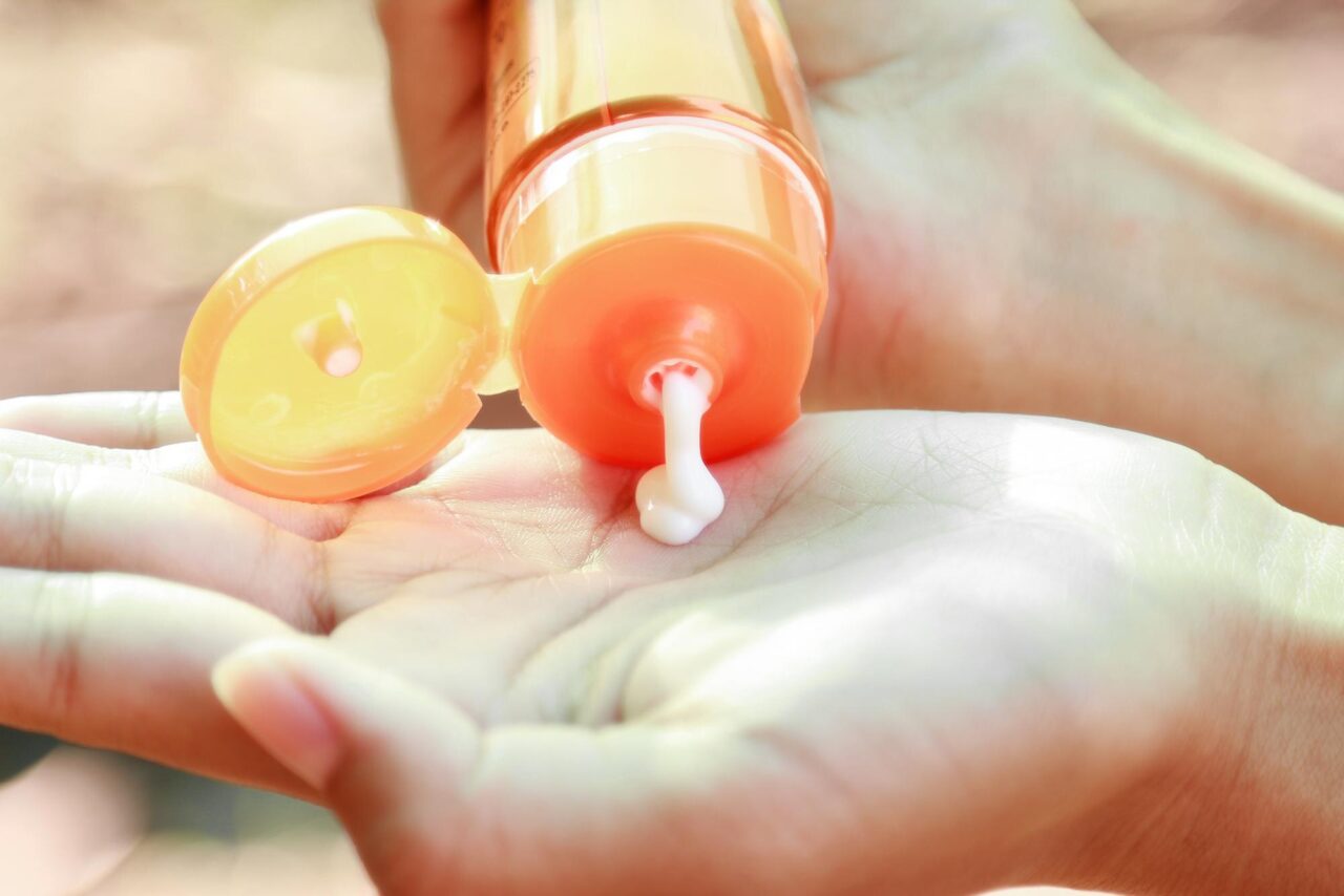 SPF pentru ten uscat: ce ingrediente merită să cauți