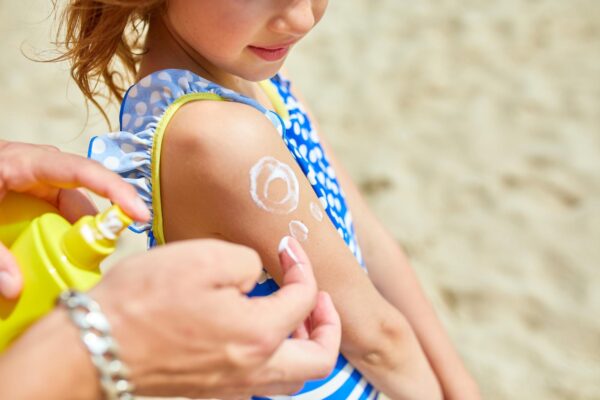 SPF pentru copii: ce trebuie să știi înainte să alegi produsul