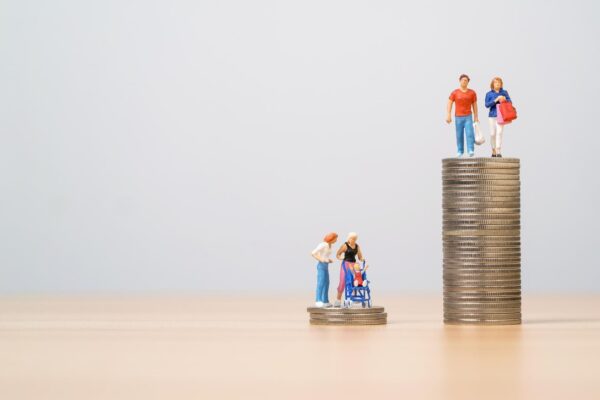 Cum faci economii chiar dacă veniturile familiei sunt limitate