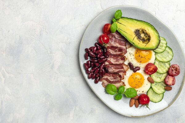 Proteinele în alimentație: cât ai nevoie și din ce surse le obții